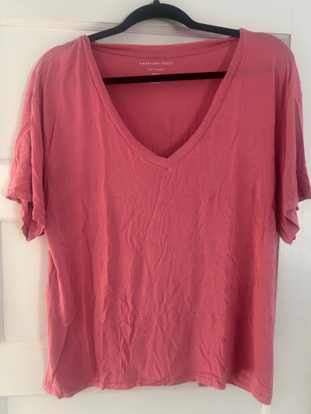American Eagle Outfitters Coral V-Neck Short Sleeve Tee
